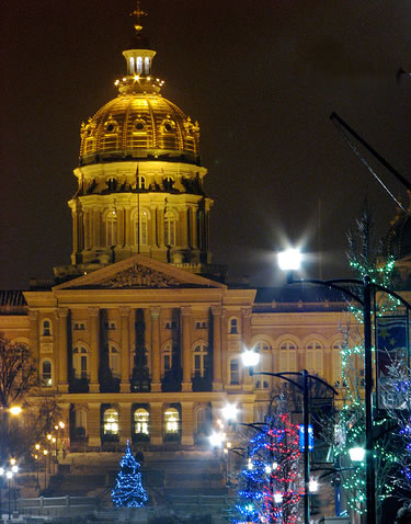 Iowa capitol at night, Christmas